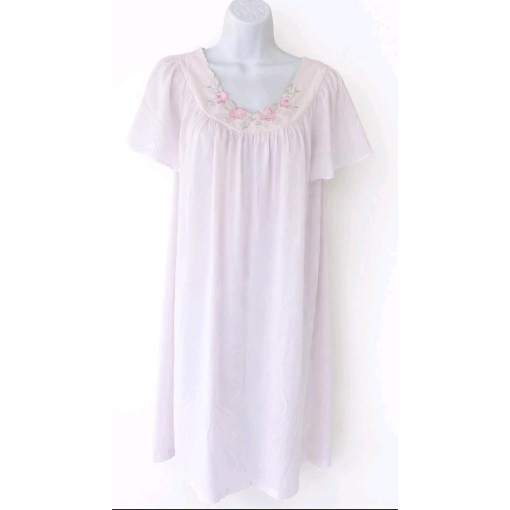 Vintage Pink Nightgown Embroidered Floral Yoke Cottagecore Romantic Sleep Dress